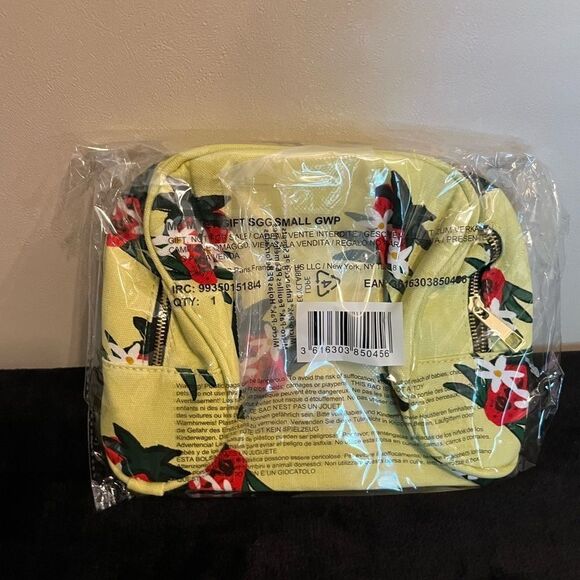 Marc Jacob’s Strawberry Floral Makeup Bag Case - Picture 2 of 11